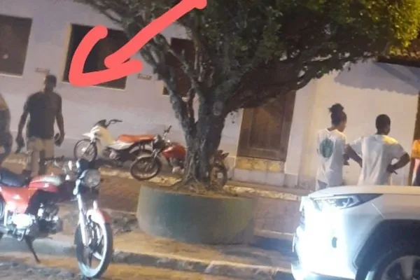 Homem armado intimida eleitores em caminhada da ex-prefeita de Maragogipe; vídeo