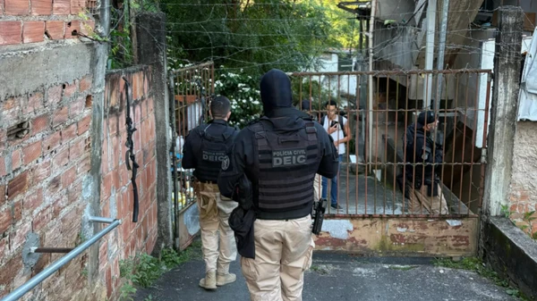 Operação investiga grupo responsável por extorsões via Pix e assaltos a veículos em Salvador