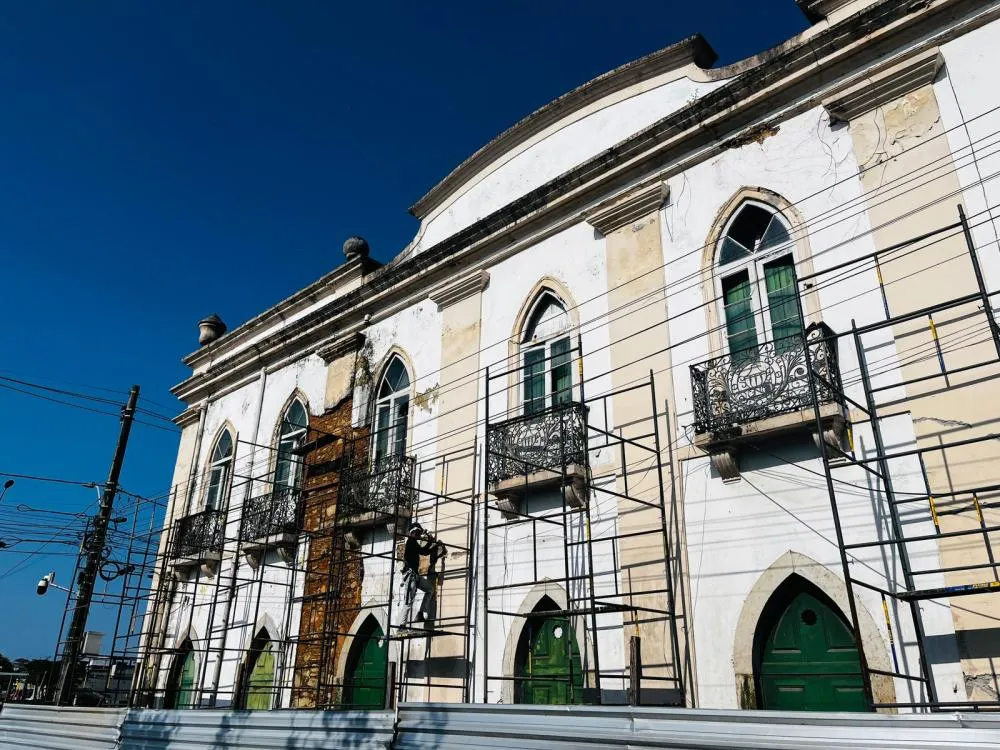 Prefeitura inicia recuperação da fachada do prédio da antiga Câmara de Vereadores de Valença