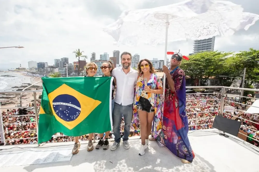 Artistas podem perder contratos após manifestações políticas; entenda