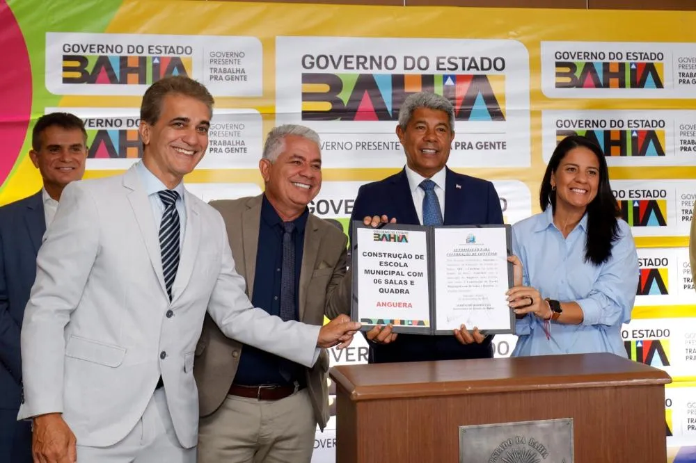Governo do Estado autoriza construção de escola, reforma e entrega equipamentos para 14 municípios