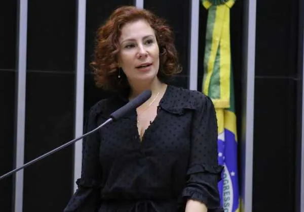 Carla Zambelli falta a depoimento no STF sobre invasão aos sistemas do CNJ