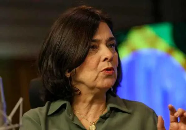 Ministério prestará assistência a infectados por HIV após transplantes, diz ministra