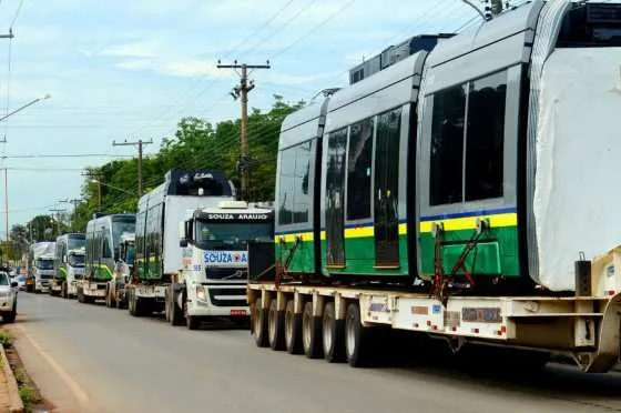 Vagões do VLT começam a ser transferidos pelo Governo da Bahia