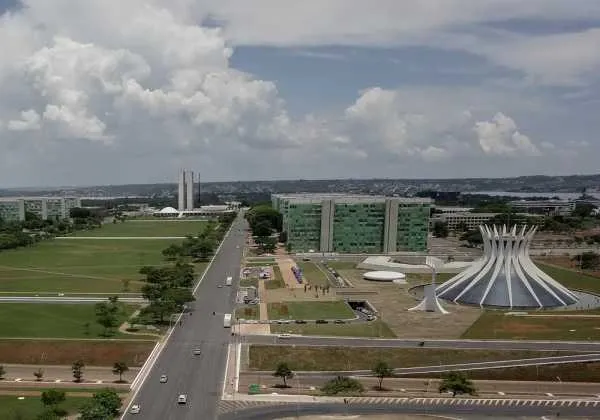 Governo federal prepara reforma administrativa Uma das propostas é mudar lei criada há 57 anos Agência Brasil