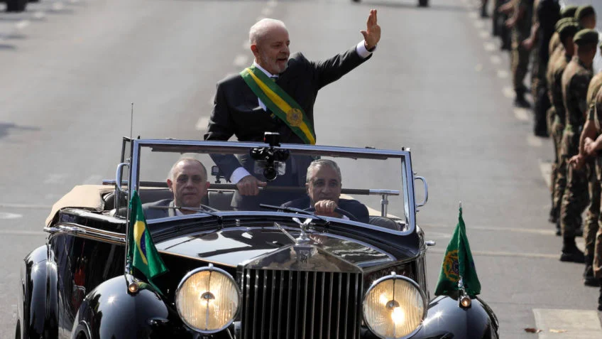 Desfile de 7 de Setembro destaca vacinação e homenageia gaúchos