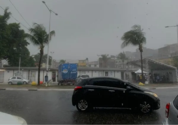 Defesa Civil emite alerta de risco de alagamentos e deslizamentos de terra