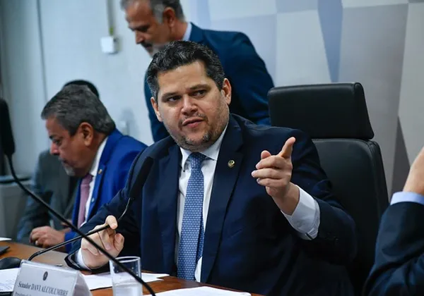 PSD decide apoiar Alcolumbre na disputa pela presidência do Senado