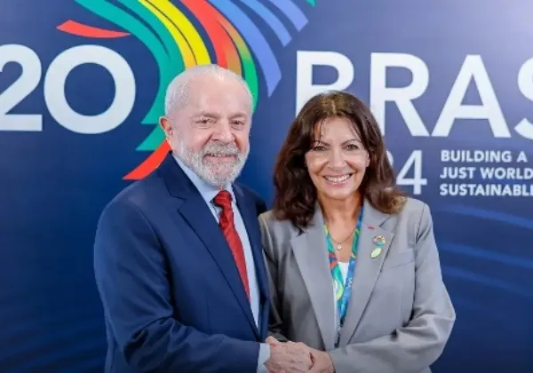 Lula reúne-se no Rio com a prefeita de Paris