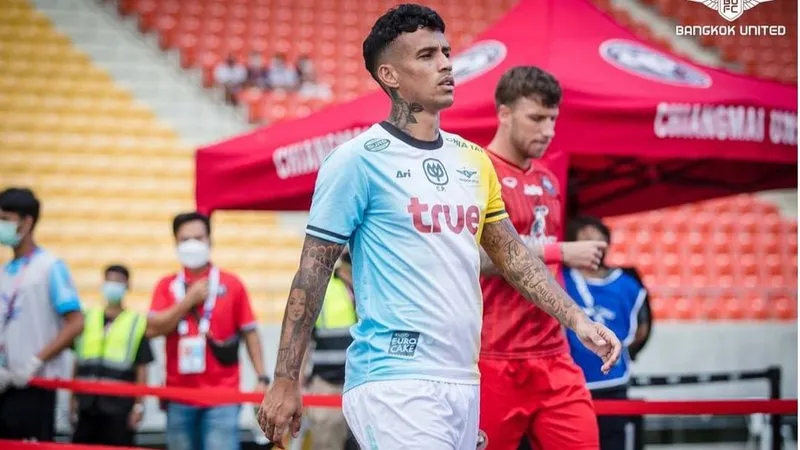 Ex-craque do Bahia surpreende e declara identificação com o Vitória: “Foi mais intenso”