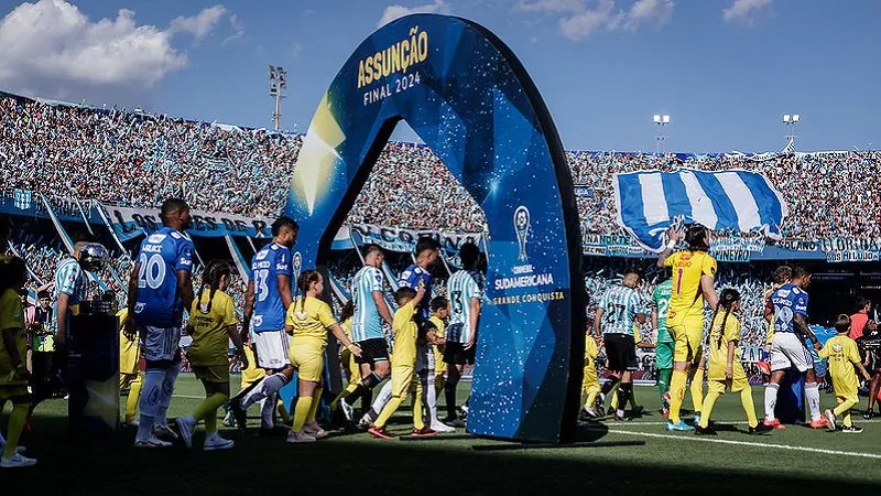Cruzeiro não consegue superar o Racing e fica com o vice da Sul-Americana
