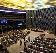 Câmara aprova projeto que aumenta pena de feminicídio para até 40 anos Pelo projeto, o feminicídio deixa de ser classificado como um homicídio qualificado, ganhando um artigo específico no Código Penal