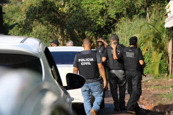 Homem acusado de roubo e homicídio qualificado é preso em Valença