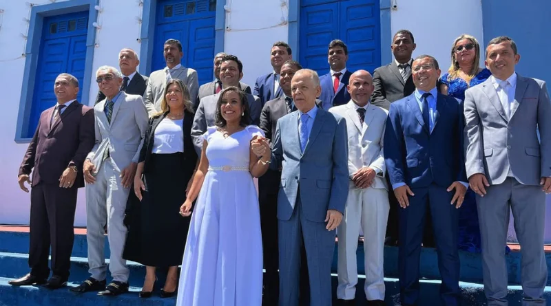 O prefeito de Valença, Marcos Medrado, encaminhou à Câmara de Vereadores um projeto de lei que propõe a reestruturação administrativa da Prefeitura. A proposta será votada nesta terça-feira (07).