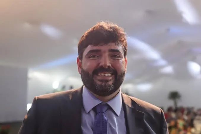 Loyola parabeniza Elmar Nascimento por cargo na Câmara