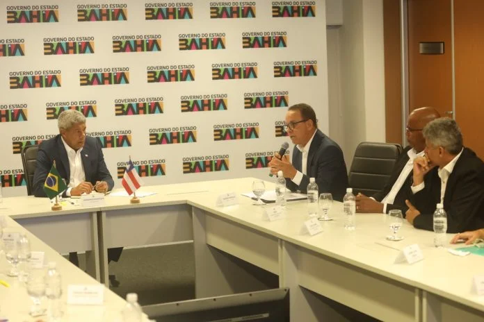Jerônimo Rodrigues celebra convênio com Prefeitura de Cairu para construção de UBS em Morro de São Paulo
