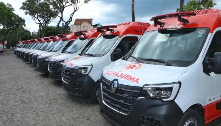 Bahia universaliza cobertura regional do SAMU com entrega de novas ambulâncias
