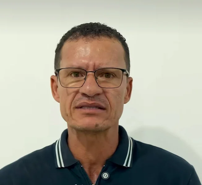 Valdemar da Conect comemora aniversário com 15 toneladas de amor, internet grátis e arrocho até o chão