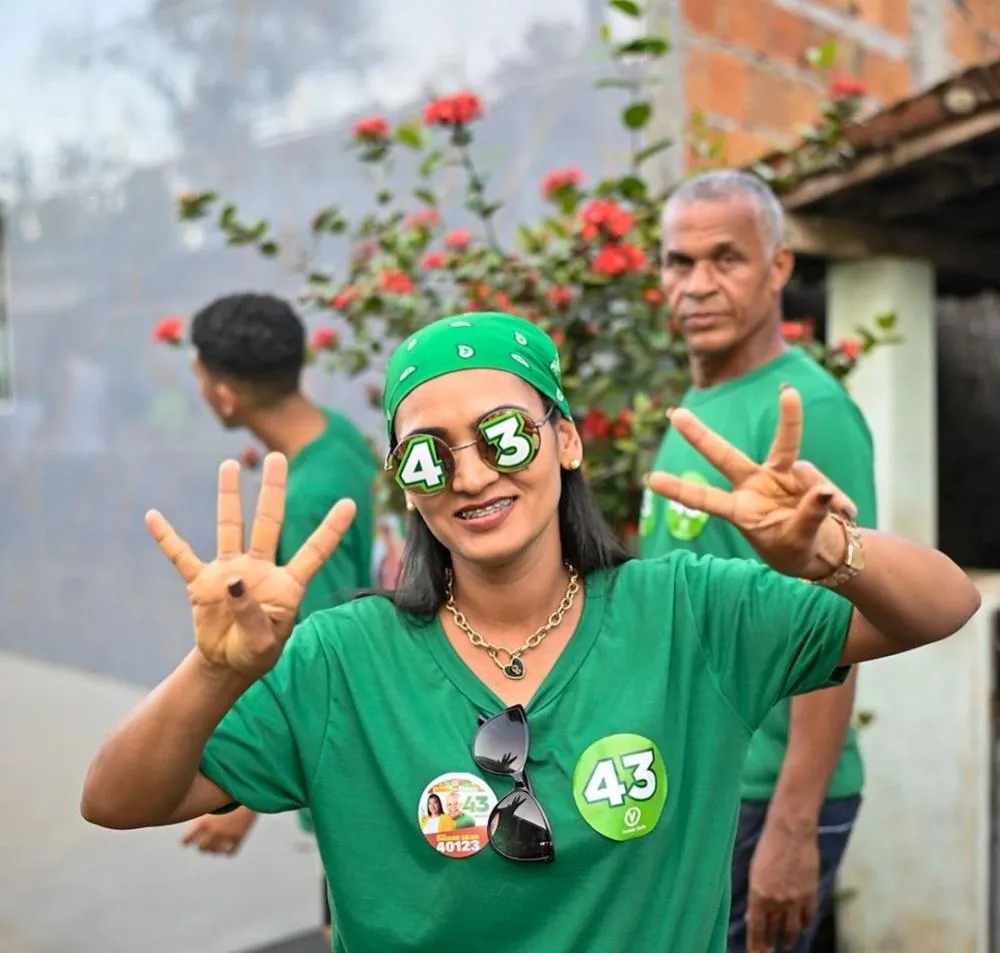 Em grande evento Político multidão lota ruas de Cajaiba em caminhada de Marcos e Lorena