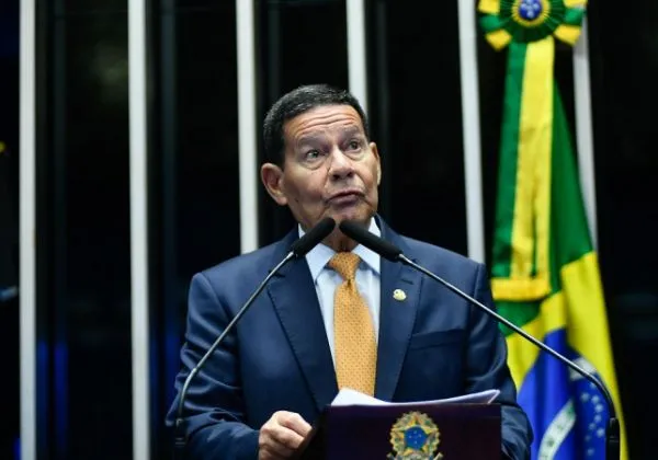 Moraes autoriza PF a colher depoimento de Mourão sobre suposto telefonema de Bolsonaro