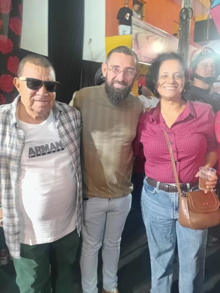 Rael quer planta artificial, mas Flor é de raiz